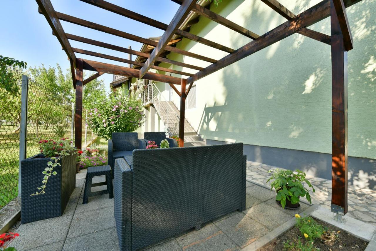 Guest House Jagoda Rakovica Exterior photo
