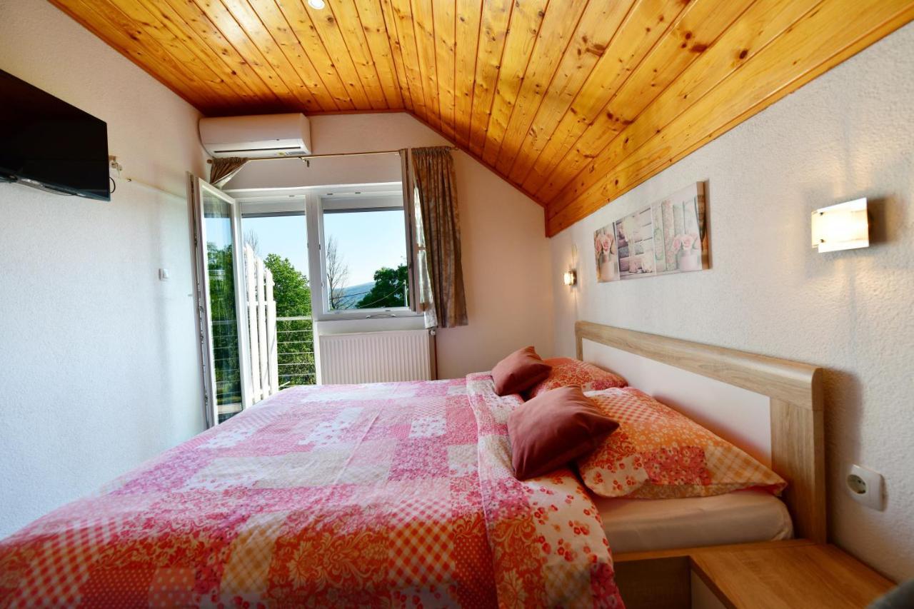 Guest House Jagoda Rakovica Exterior photo
